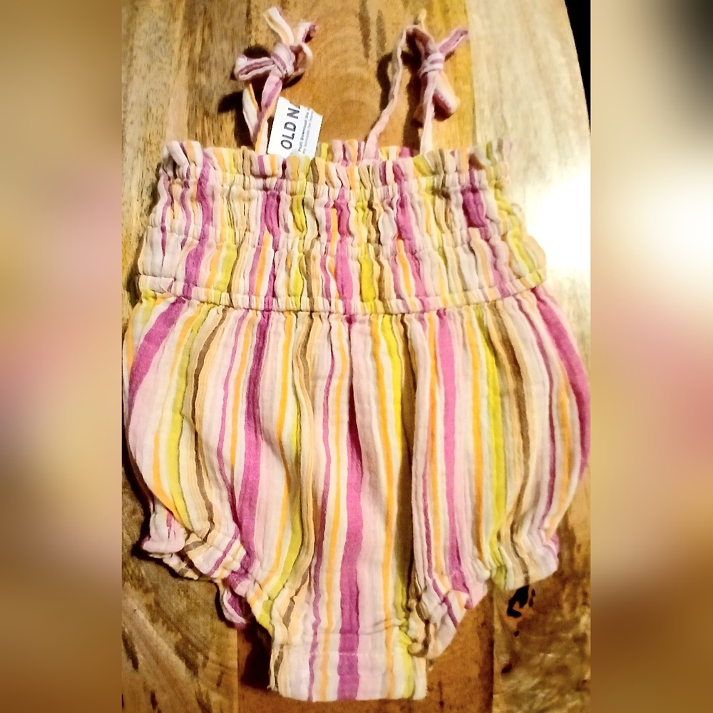 Old navy multicolor pinstriped baby romper, NWT, 6-12m